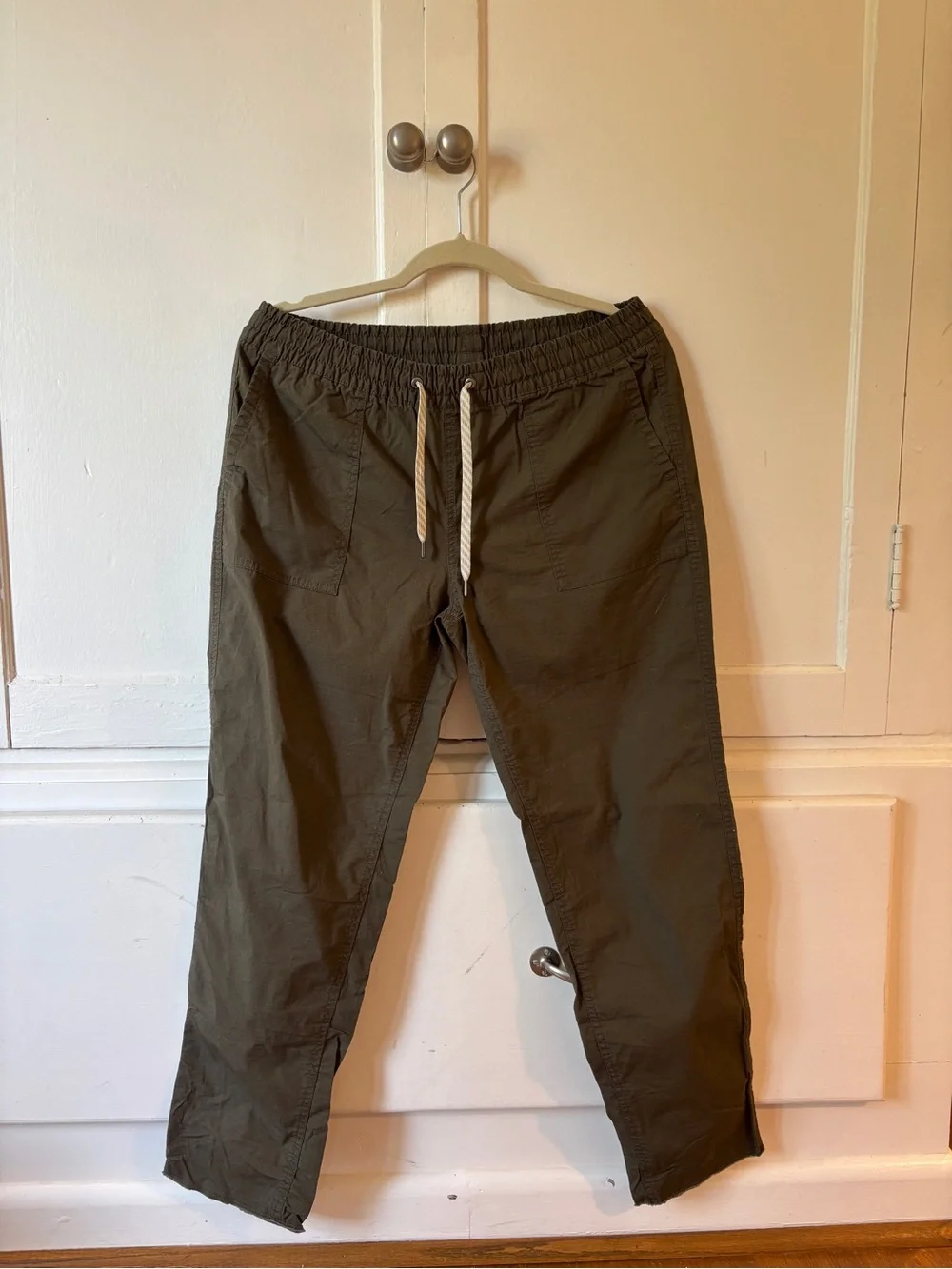 Vuori Men's Olive Drawstring Waist Casual Pants